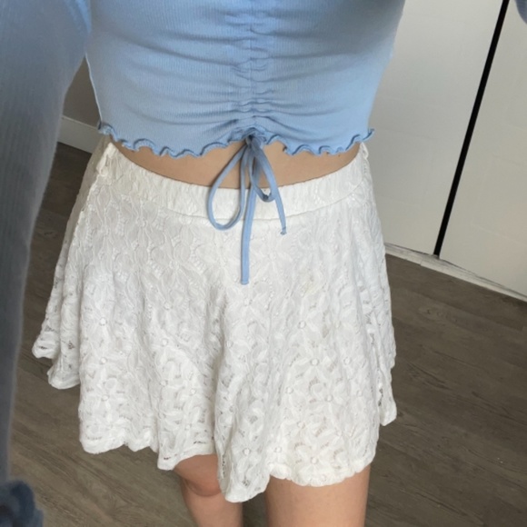 White lace mini skirt - Picture 2 of 4